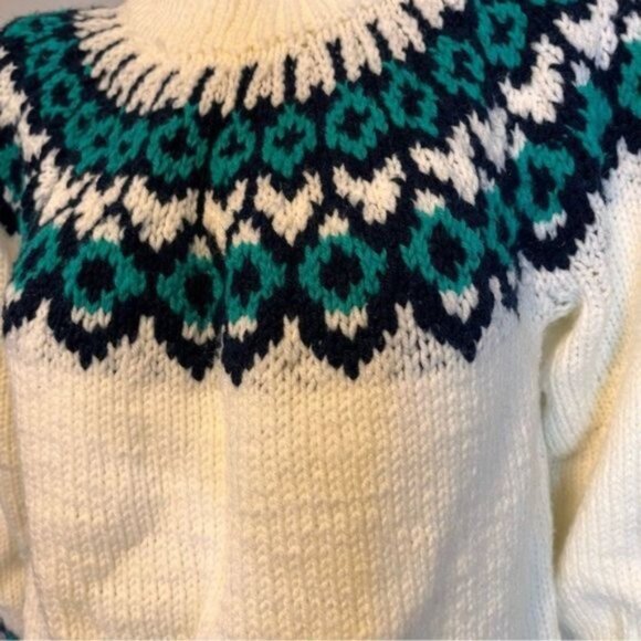 Hand Knitted Cream Green Fair Isle Jumper Sweater Size M-L - Picture 7 of 7